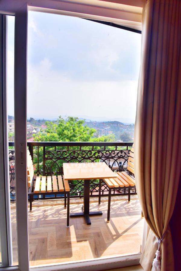 Hotel Coorg Palace Madikeri Kültér fotó
