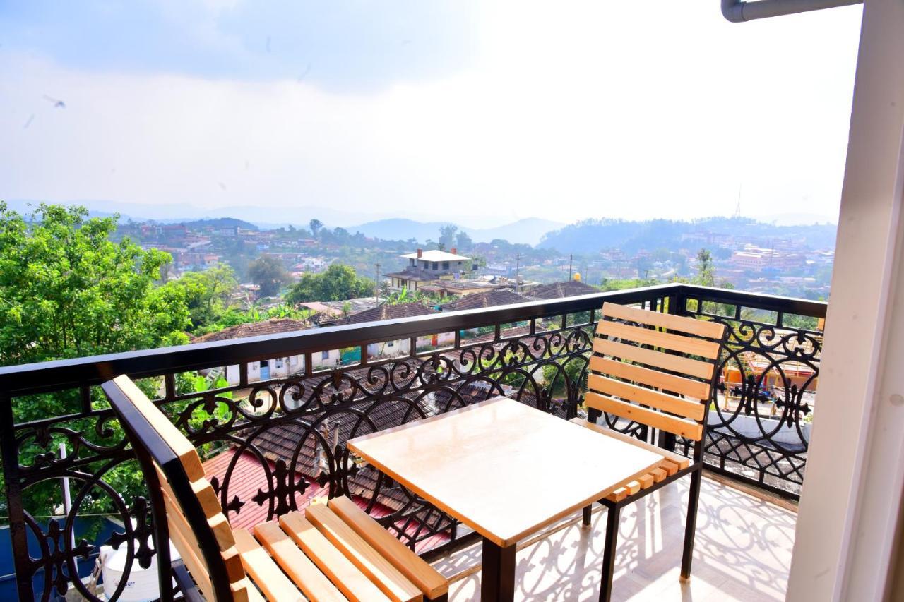 Hotel Coorg Palace Madikeri Kültér fotó