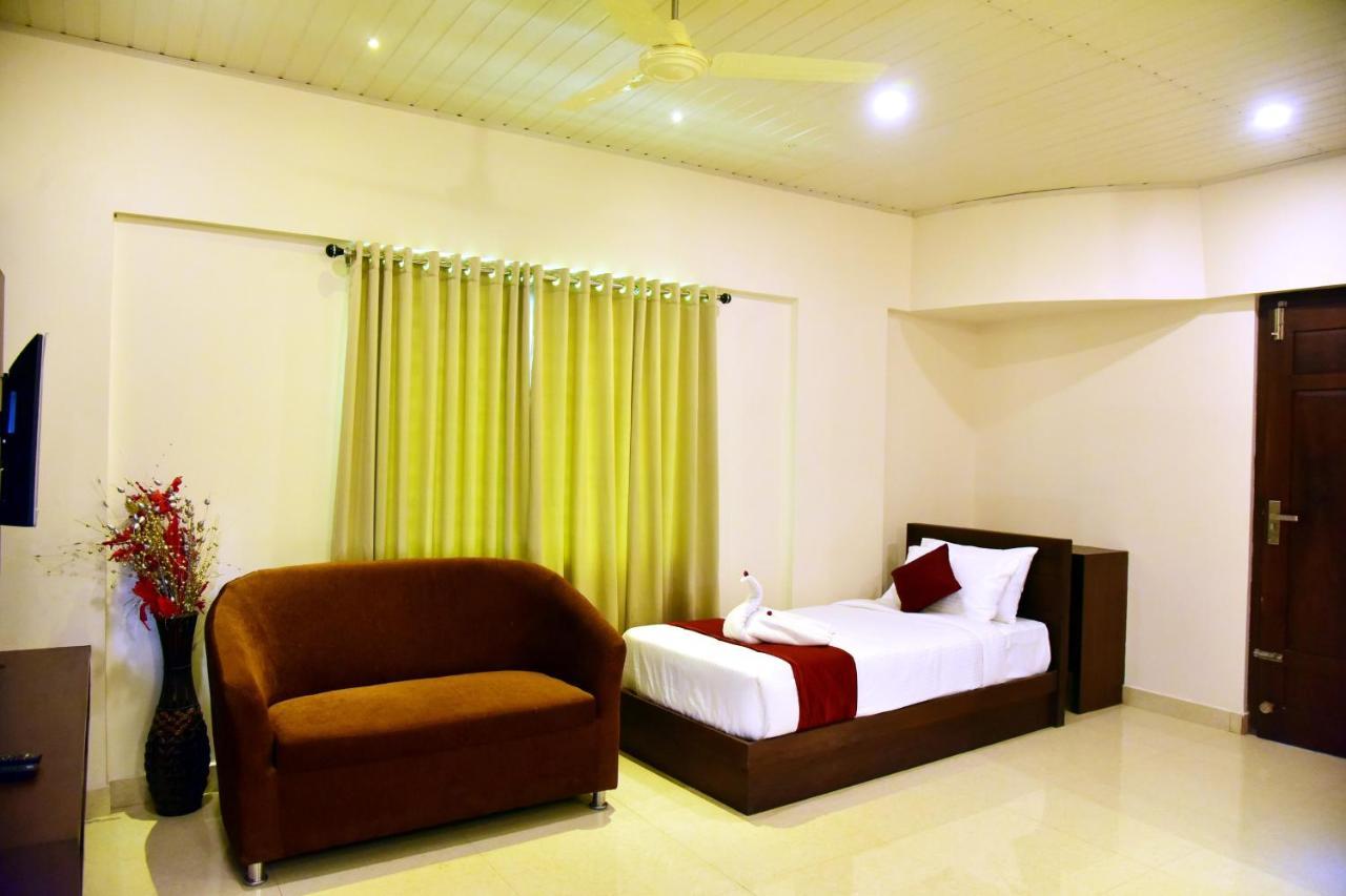 Hotel Coorg Palace Madikeri Kültér fotó